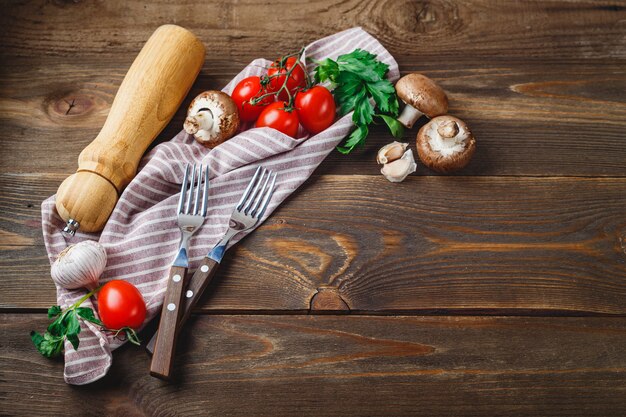 Zestaw naczyń i składników na stole